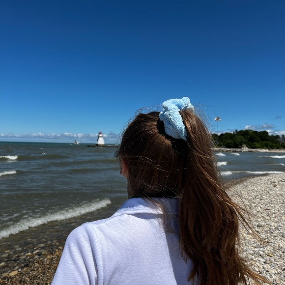 BUNDLE: 4 HANDMADE scrunchies & 1 HANDMADE headband for $27 (brand new)♥️🥰 - Picture 9 of 17